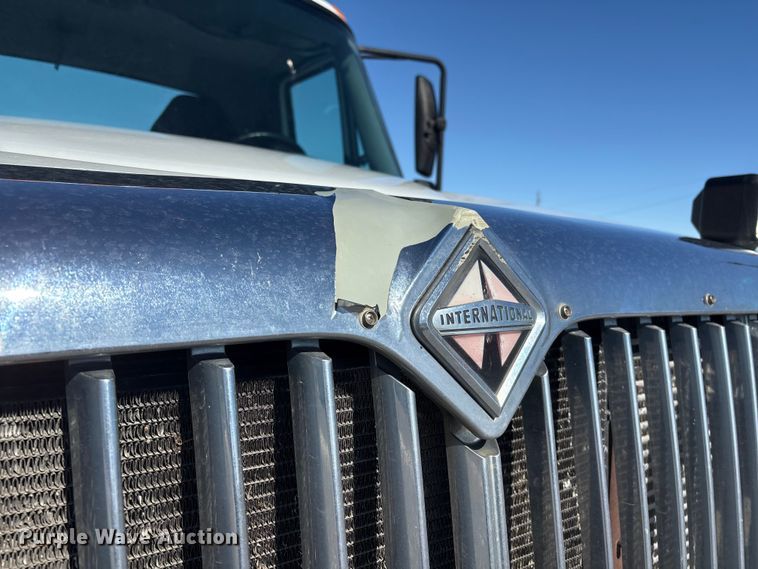 image for item FG2697 2005 International 7300 dump truck