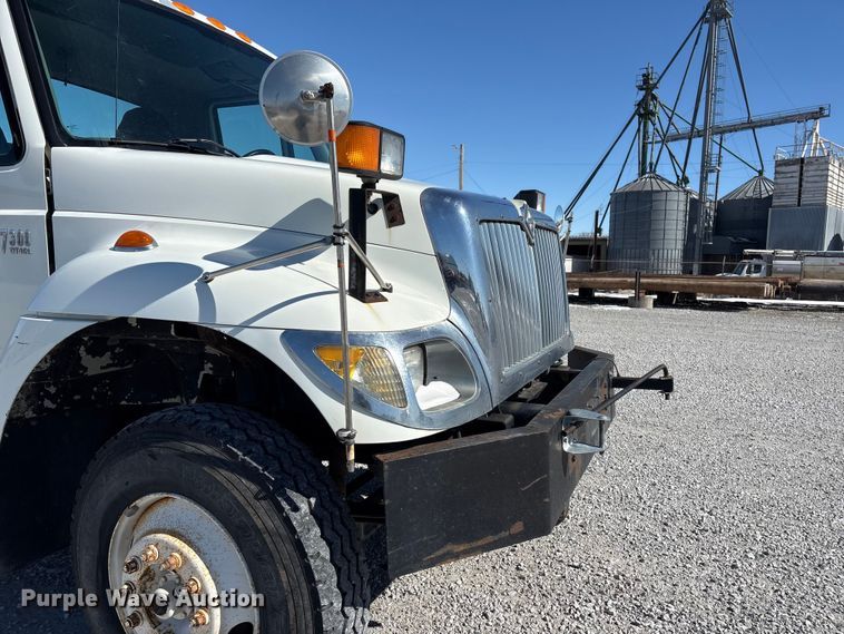 image for item FG2697 2005 International 7300 dump truck