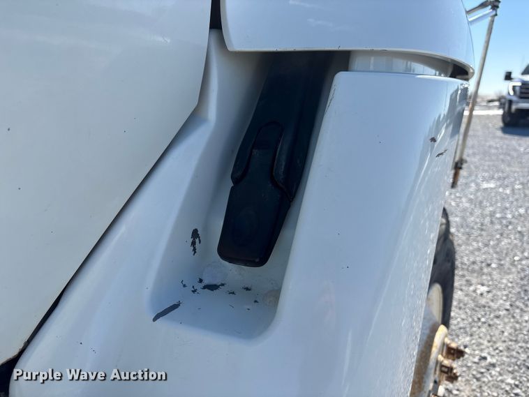 image for item FG2697 2005 International 7300 dump truck