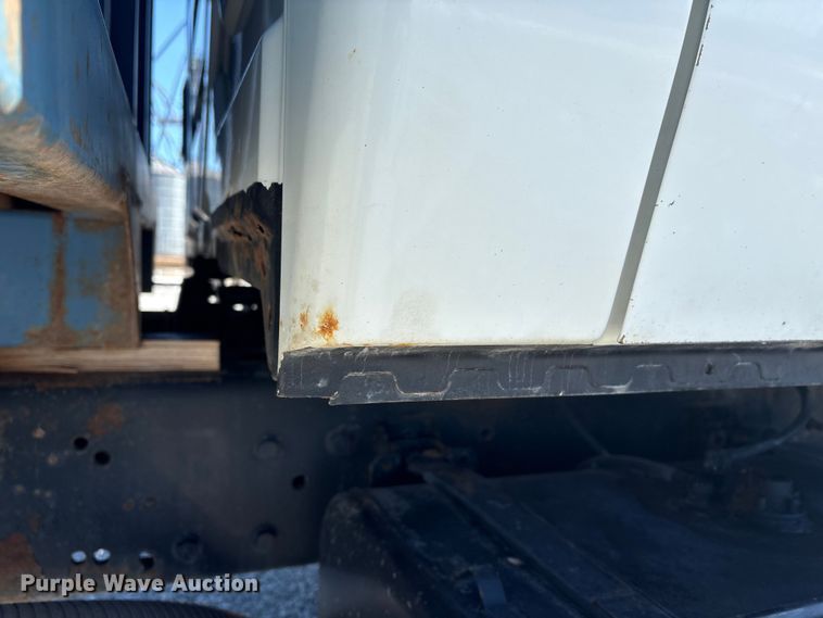 image for item FG2697 2005 International 7300 dump truck