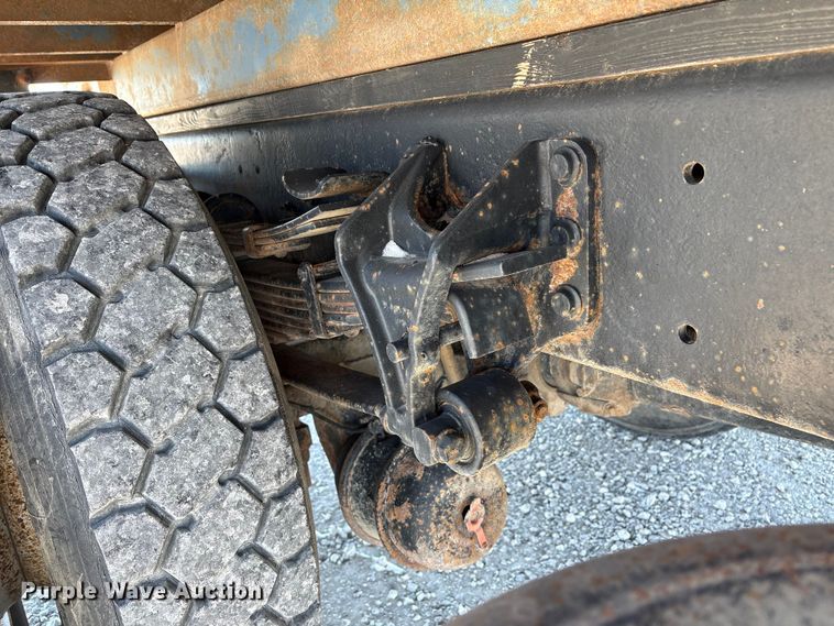 image for item FG2697 2005 International 7300 dump truck