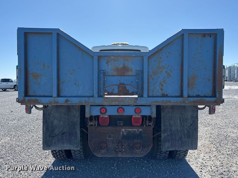 image for item FG2697 2005 International 7300 dump truck