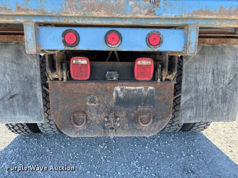image for item FG2697 2005 International 7300 dump truck