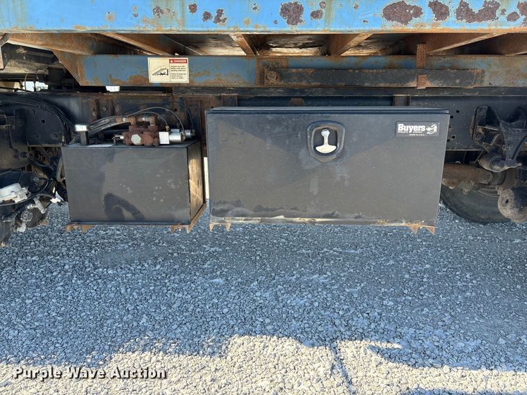 image for item FG2697 2005 International 7300 dump truck