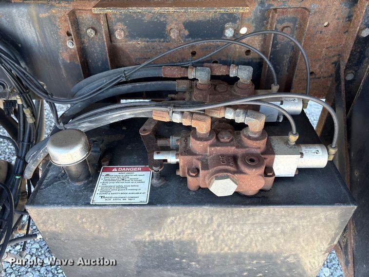 image for item FG2697 2005 International 7300 dump truck