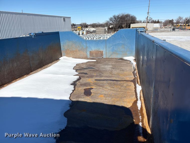 image for item FG2697 2005 International 7300 dump truck