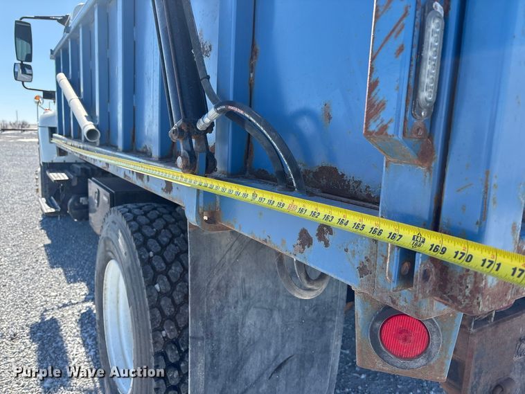 image for item FG2697 2005 International 7300 dump truck