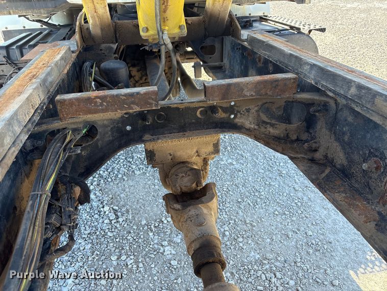 image for item FG2697 2005 International 7300 dump truck