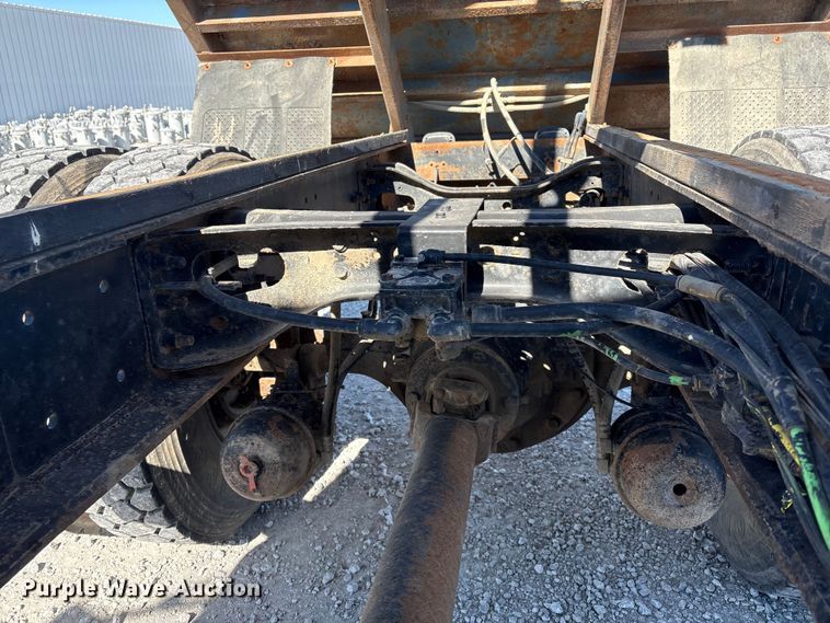 image for item FG2697 2005 International 7300 dump truck