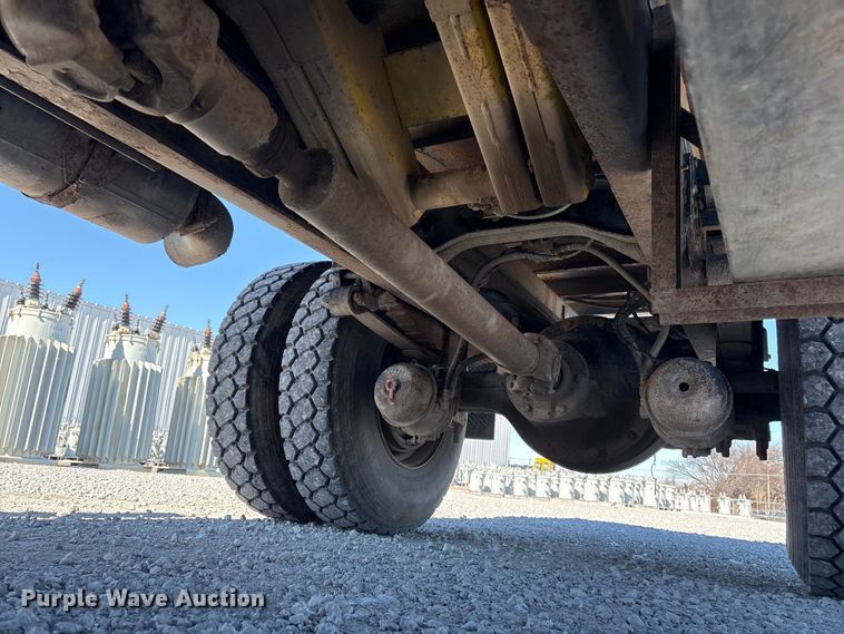 image for item FG2697 2005 International 7300 dump truck