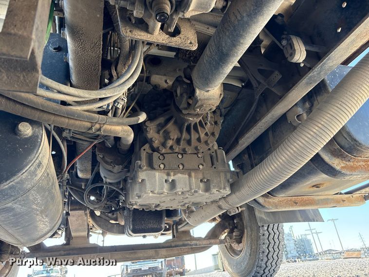 image for item FG2697 2005 International 7300 dump truck