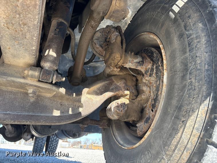 image for item FG2697 2005 International 7300 dump truck