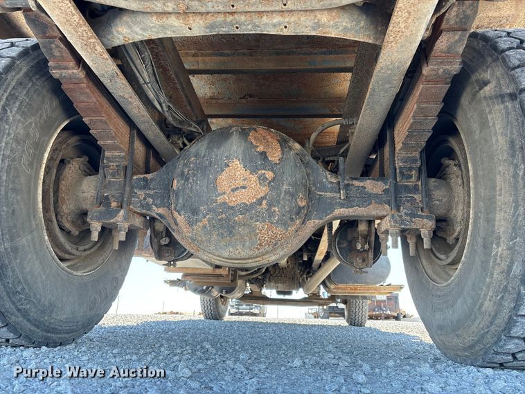 image for item FG2697 2005 International 7300 dump truck