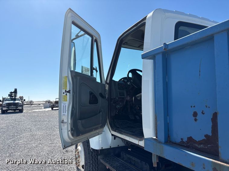 image for item FG2697 2005 International 7300 dump truck