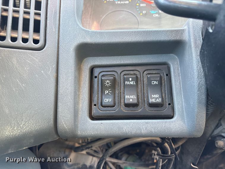 image for item FG2697 2005 International 7300 dump truck