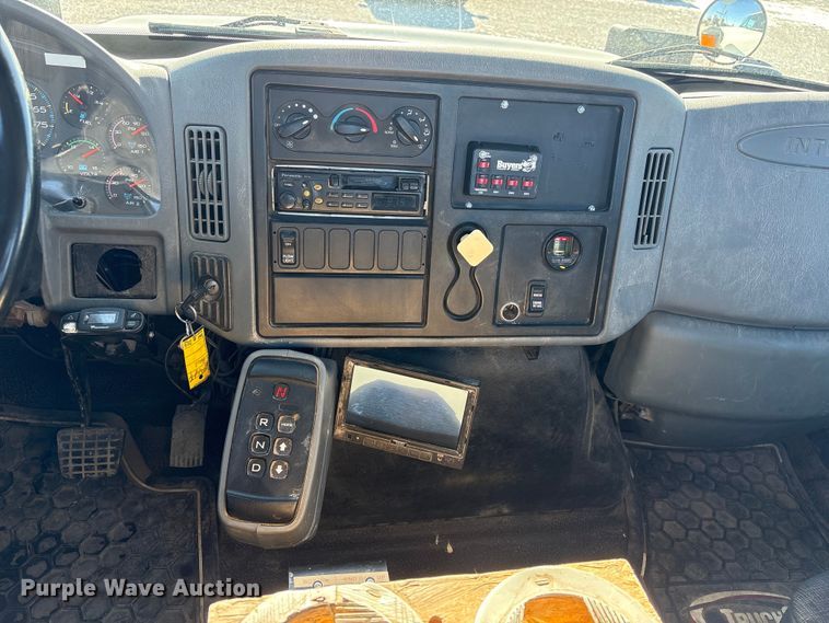 image for item FG2697 2005 International 7300 dump truck