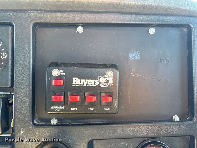 image for item FG2697 2005 International 7300 dump truck