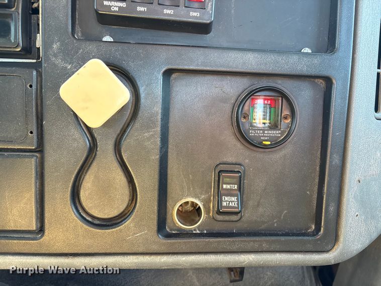 image for item FG2697 2005 International 7300 dump truck