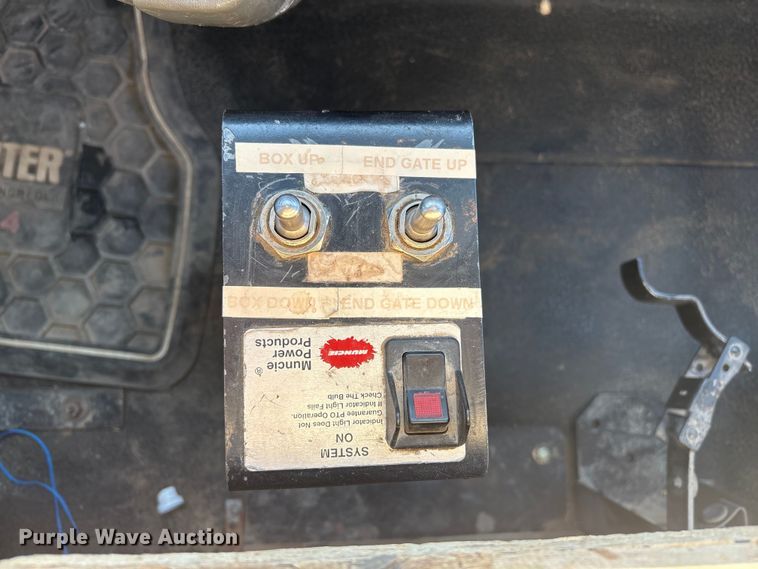 image for item FG2697 2005 International 7300 dump truck