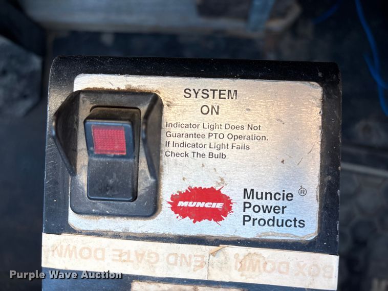 image for item FG2697 2005 International 7300 dump truck