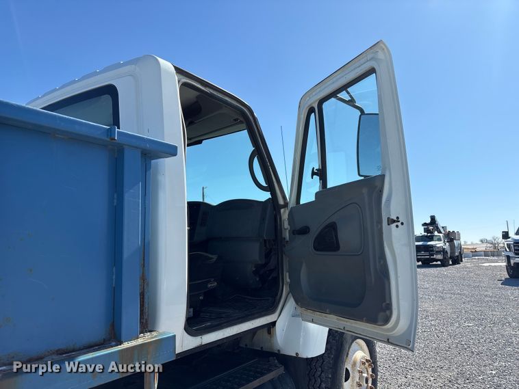 image for item FG2697 2005 International 7300 dump truck