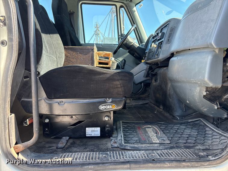 image for item FG2697 2005 International 7300 dump truck