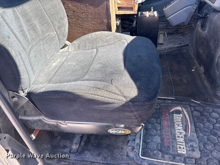 image for item FG2697 2005 International 7300 dump truck