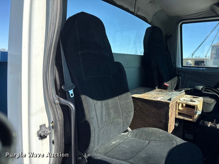 image for item FG2697 2005 International 7300 dump truck