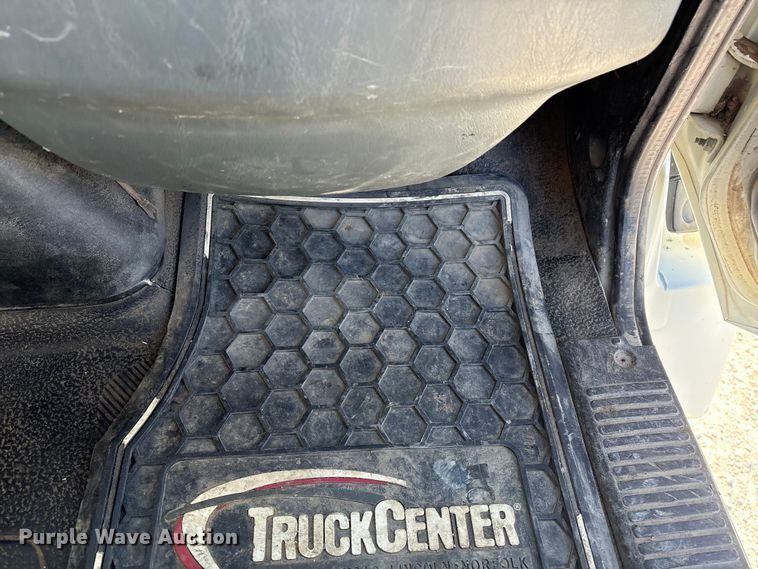 image for item FG2697 2005 International 7300 dump truck