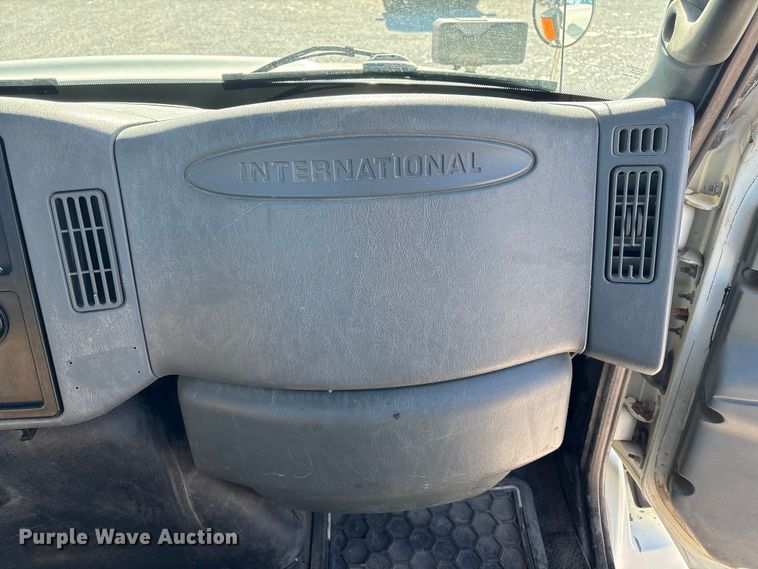 image for item FG2697 2005 International 7300 dump truck