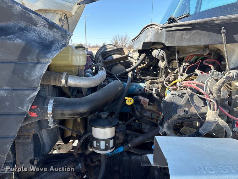 image for item FG2697 2005 International 7300 dump truck