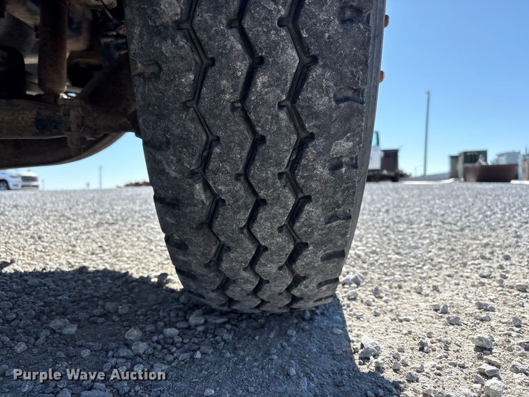 image for item FG2697 2005 International 7300 dump truck