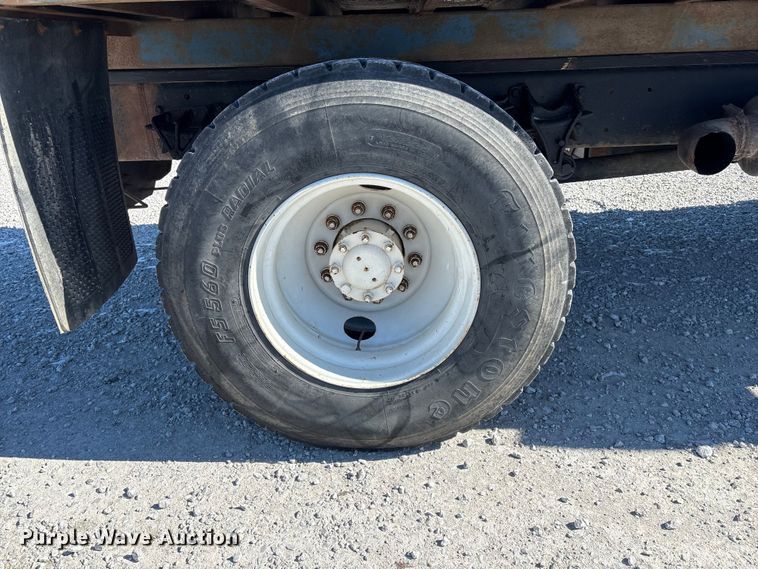 image for item FG2697 2005 International 7300 dump truck