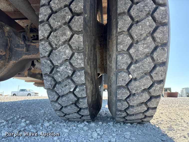 image for item FG2697 2005 International 7300 dump truck