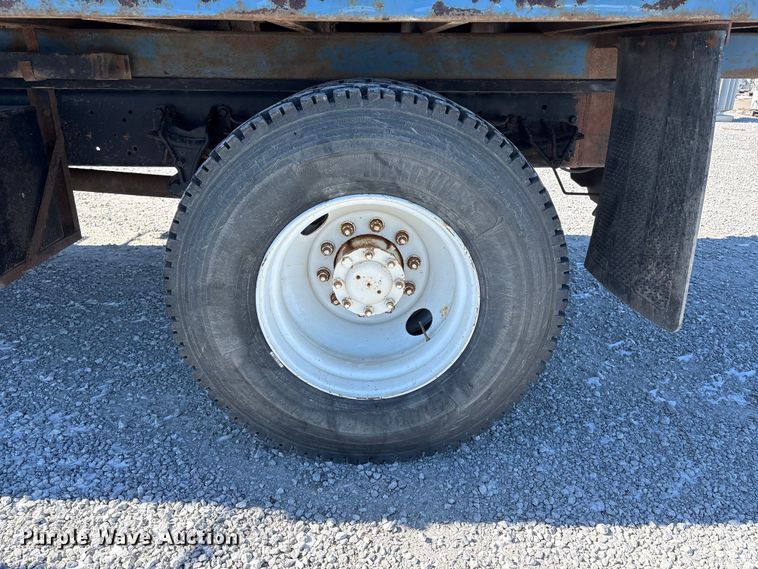 image for item FG2697 2005 International 7300 dump truck