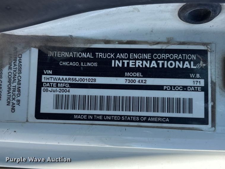 image for item FG2697 2005 International 7300 dump truck