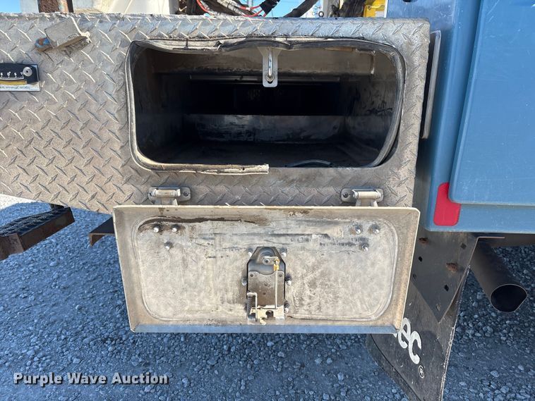 image for item FG2698 2016 RAM 5500HD bucket truck