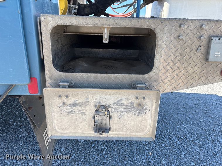 image for item FG2698 2016 RAM 5500HD bucket truck