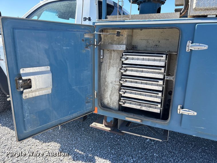 image for item FG2698 2016 RAM 5500HD bucket truck