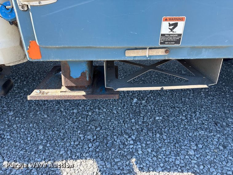 image for item FG2698 2016 RAM 5500HD bucket truck