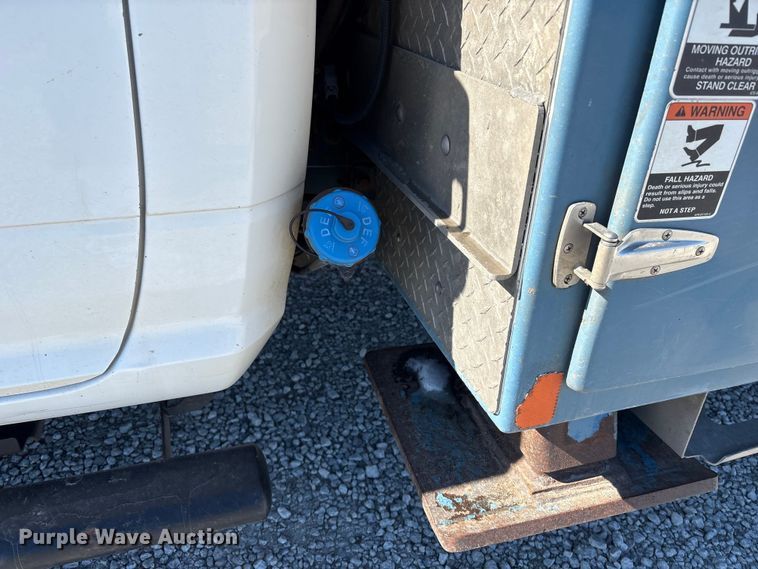 image for item FG2698 2016 RAM 5500HD bucket truck