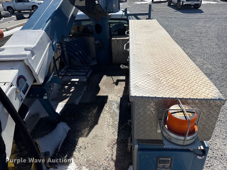 image for item FG2698 2016 RAM 5500HD bucket truck