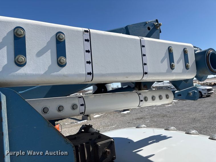 image for item FG2698 2016 RAM 5500HD bucket truck