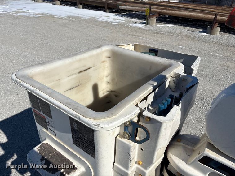 image for item FG2698 2016 RAM 5500HD bucket truck