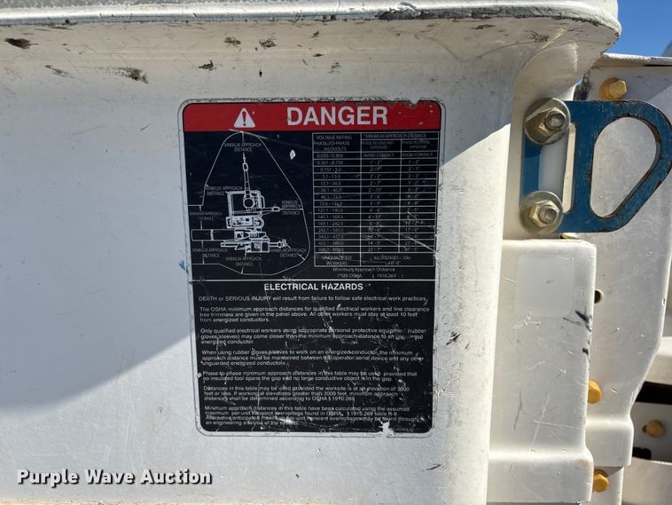 image for item FG2698 2016 RAM 5500HD bucket truck