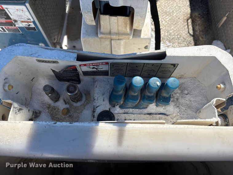 image for item FG2698 2016 RAM 5500HD bucket truck