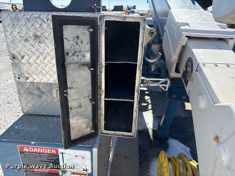 image for item FG2698 2016 RAM 5500HD bucket truck