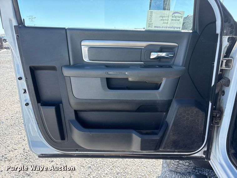 image for item FG2698 2016 RAM 5500HD bucket truck