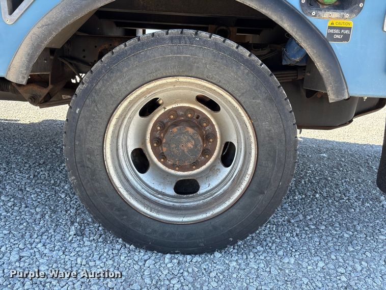 image for item FG2698 2016 RAM 5500HD bucket truck