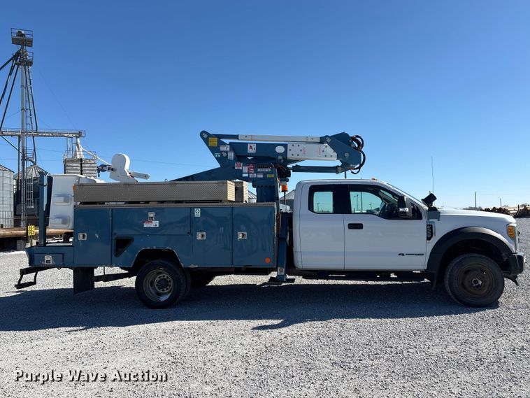 image for item FG2699 2017 Ford F550 Super Duty XL bucket truck